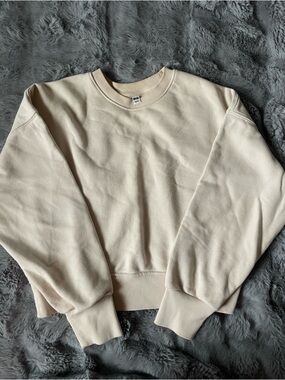 UNIQLO Cream Crewneck Sweatshirt